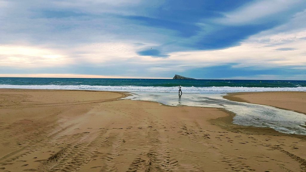 Praias de Alicante: Areias e Segredos que Poucos Conhecem