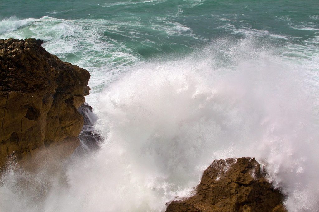 Surf Lourinhã : vagues et secrets de l'Atlantique à l'Ouest
