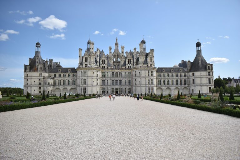 Palácio de Seixas em Seia: Tesouro Histórico e Encanto Serrano
